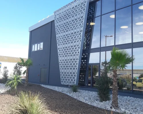 Bardage métallique en Aveyron : pose et fabrication par Anral et Gély